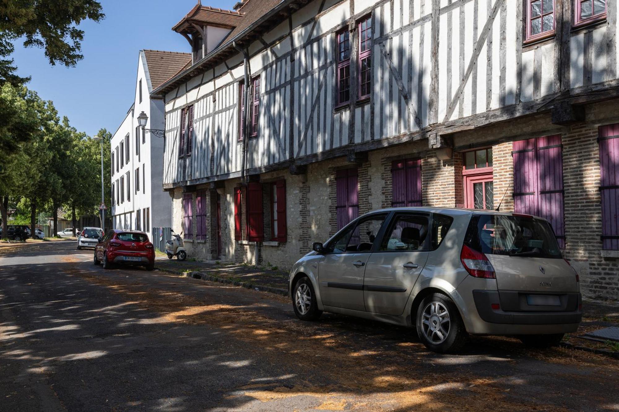 L'Odyssee - Parking Prive - Centre Ville Troyes Exterior photo